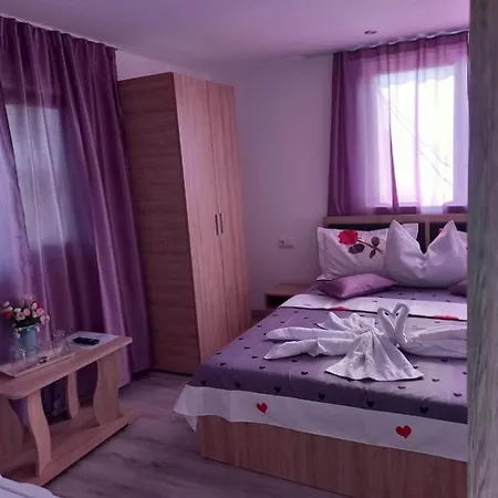 Casa Ioana * קורבו